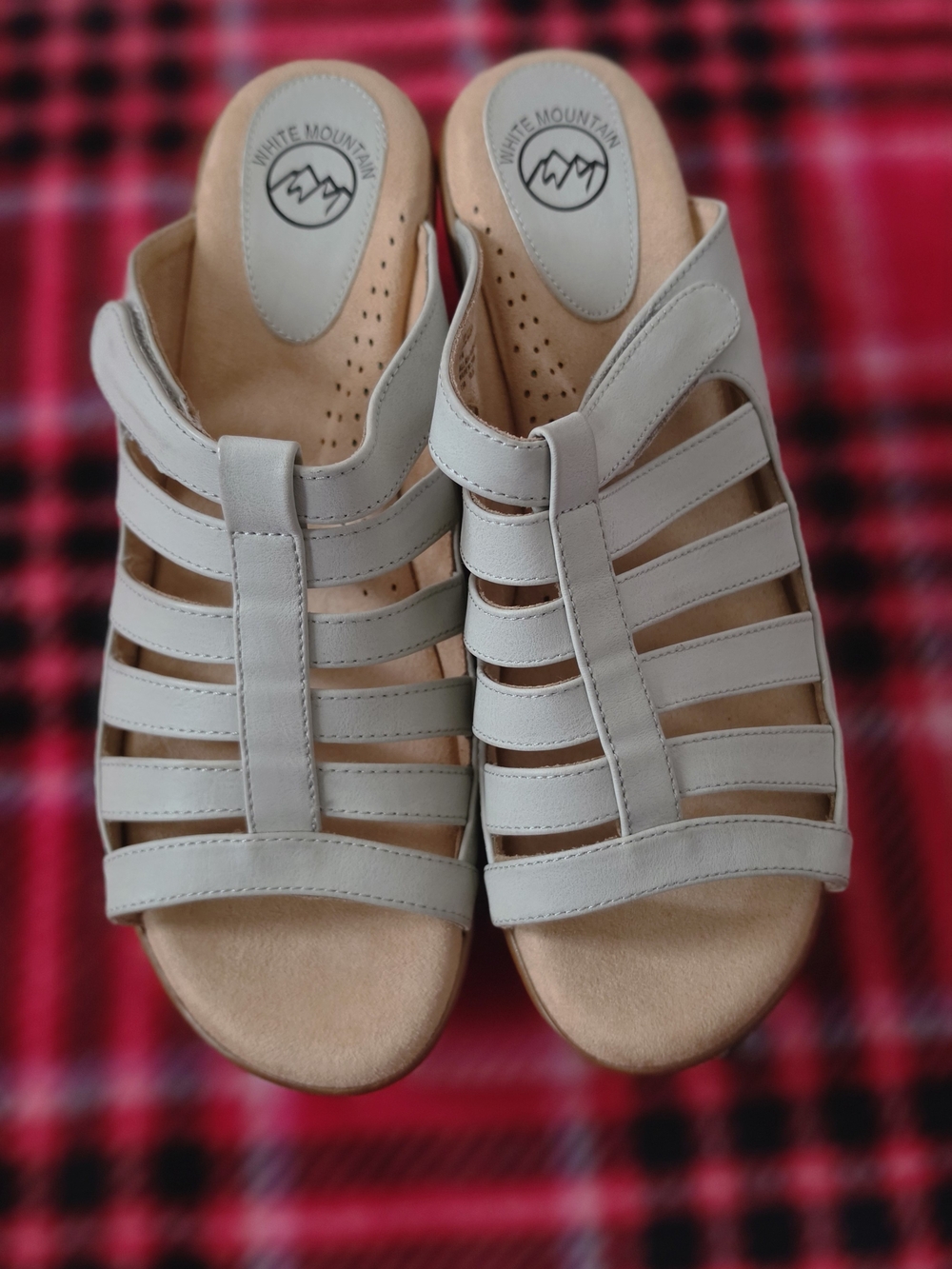 White Mountain Women's Light Gray Strappy Comfort Sandals